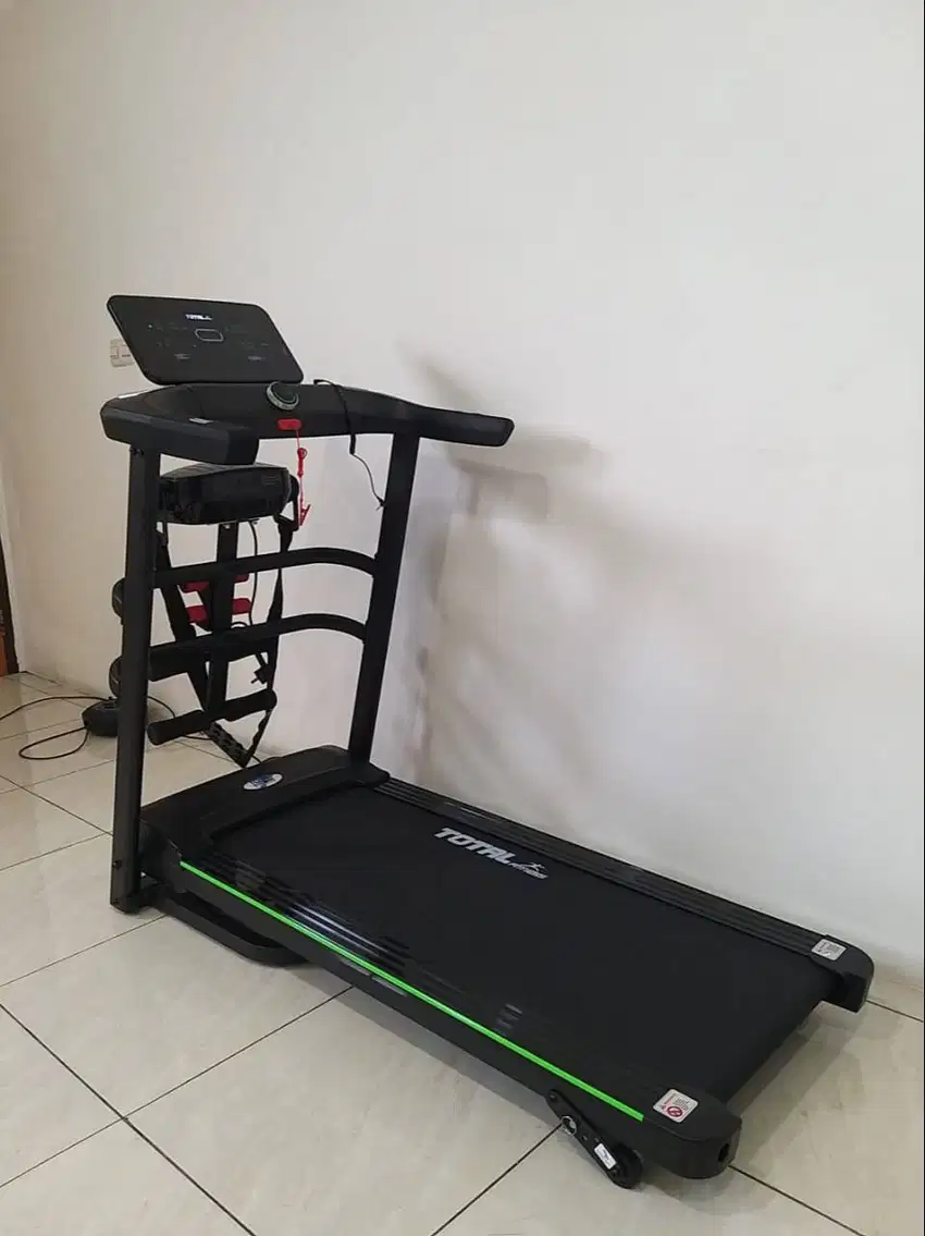 Treadmill Elektrik 3 Fungsi Listrik 450watt Layar Lebar Bergaransi