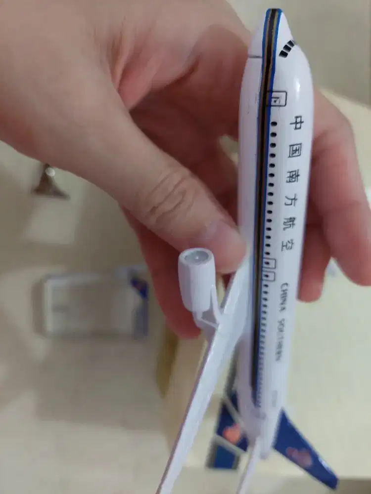 Diecast Miniature Pesawat Airbus A320