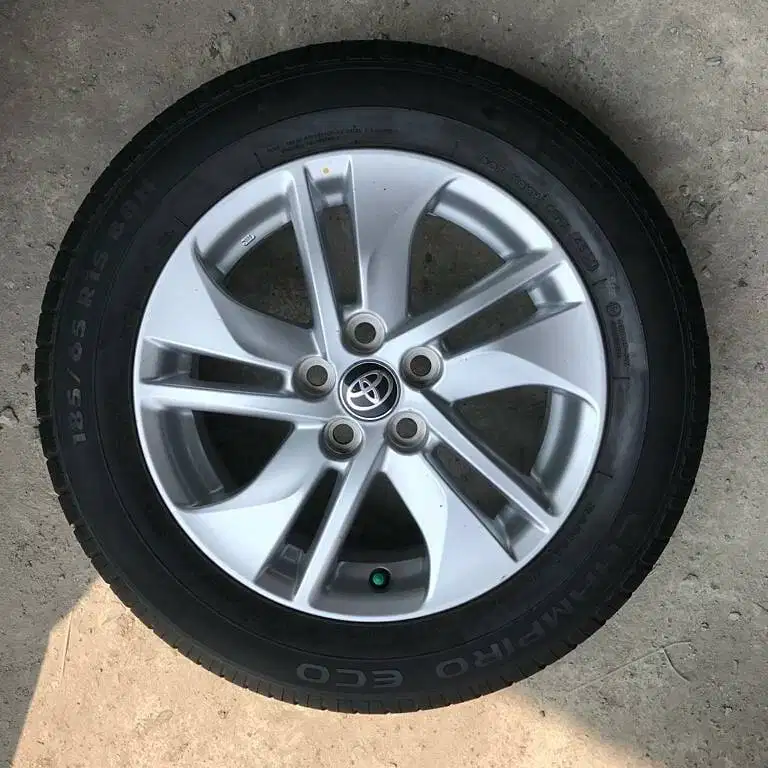 velg oem sienta g r15 5x100 sepaket ban