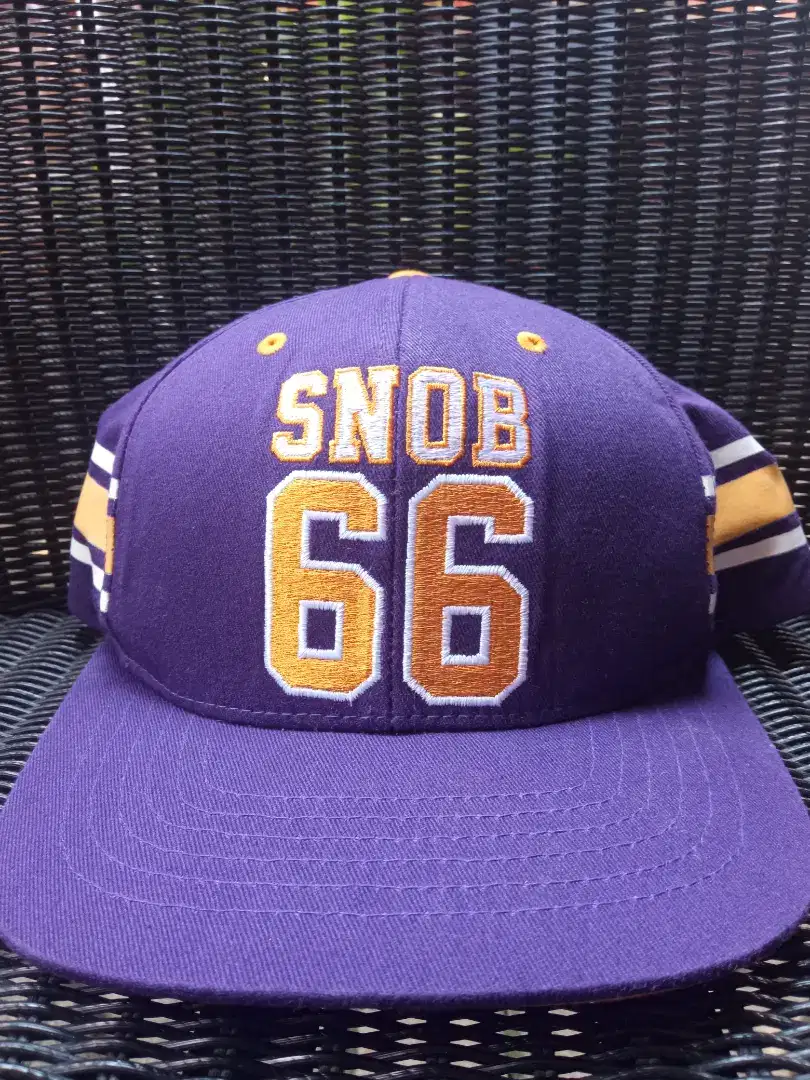 Topi SNOB Made In Korea