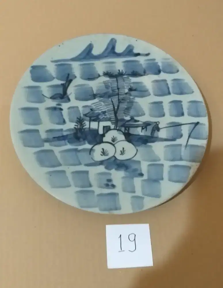 Piring kuno gambar rumah