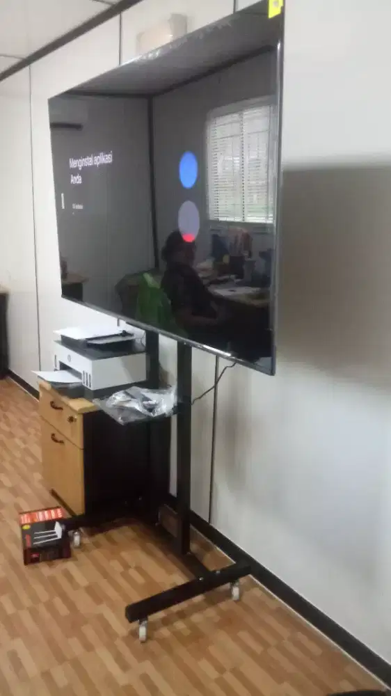 Breket standing LED tv 32-65 + pasang