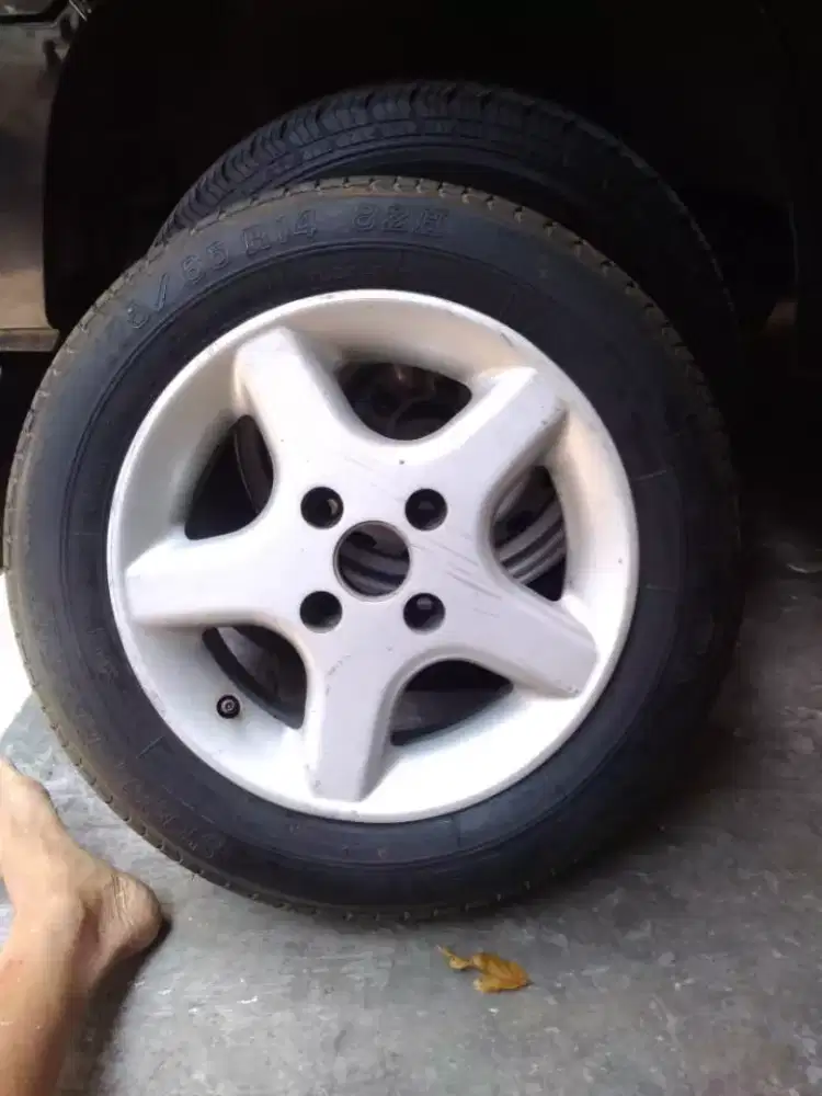 Pelek racing dan ban radial tubles copotan dari vantren bagus murah