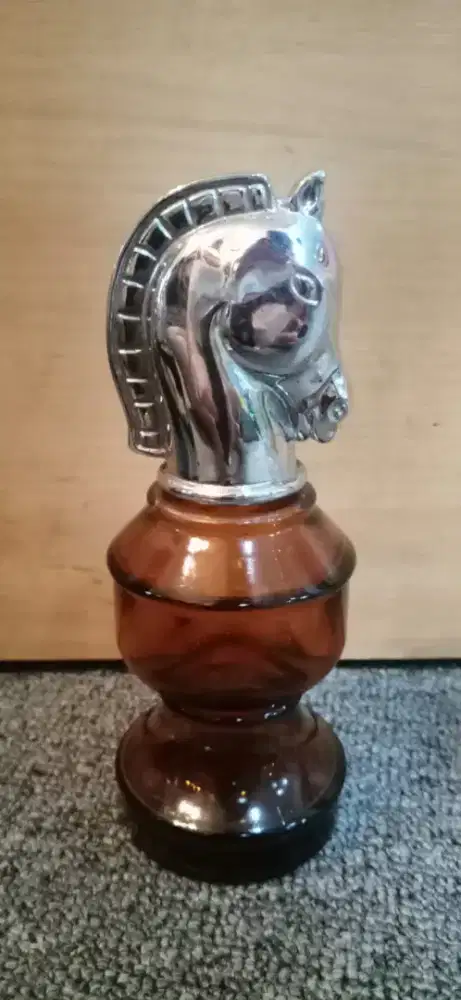 Botol kaca Kuda Avon