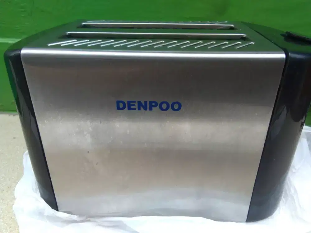 Pemanggang roti listrik  masih 99%