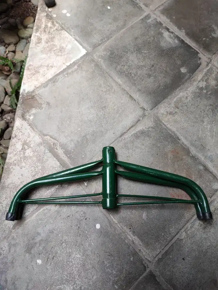 Kaki Penyangga Pipa Besi Lipat