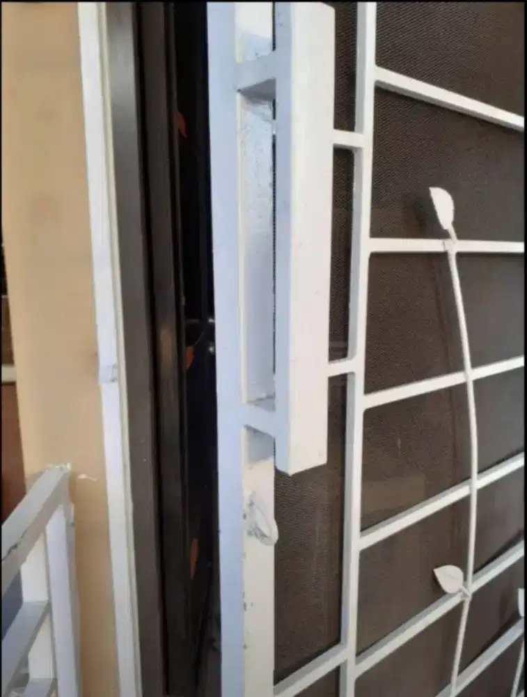 Kasa nyamuk rubber dan magnet