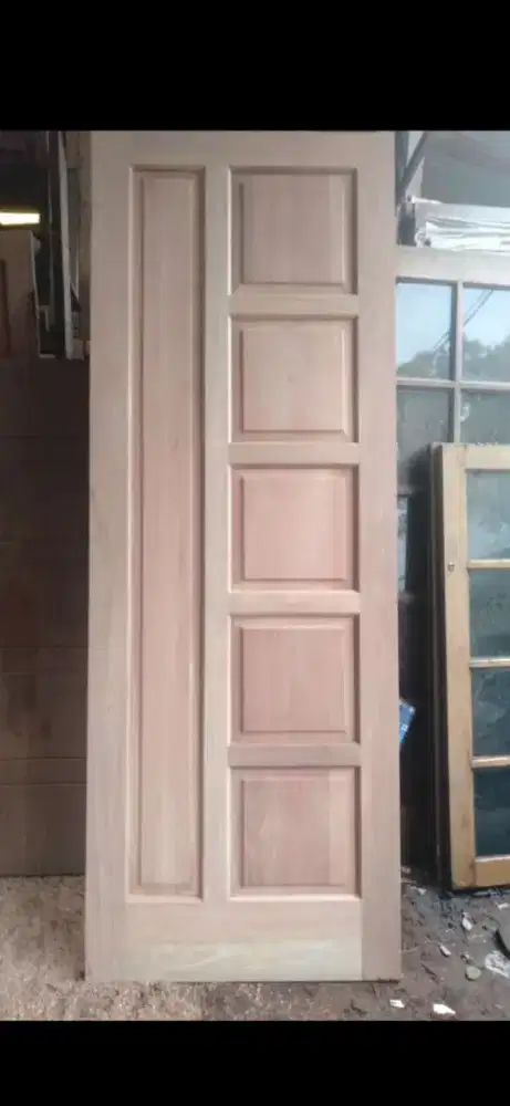 UD REJEKI JATI.menerima pesanan kusen pintu,jendela,dll