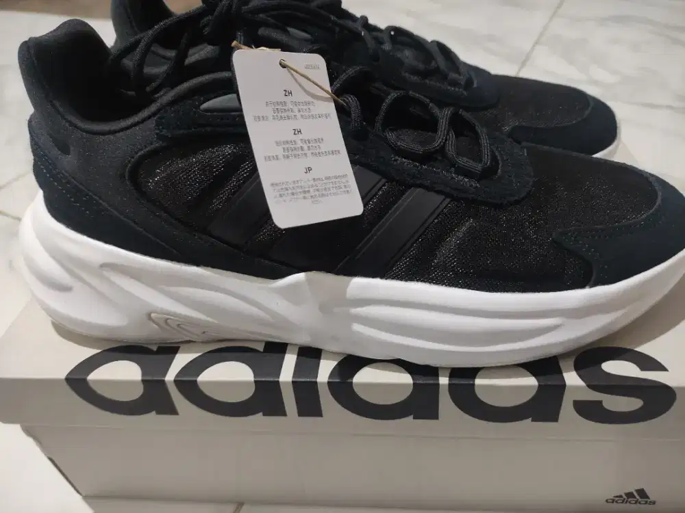 Sepatu Adidas Ozelle GX6763