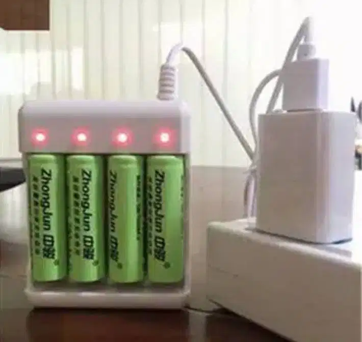 4Slot Charger Baterai AA Cas Batre AAA Chas Batrai 4 slot A2 A3