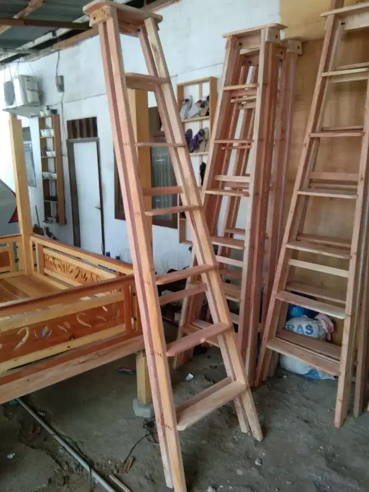 tangga kayu lipat