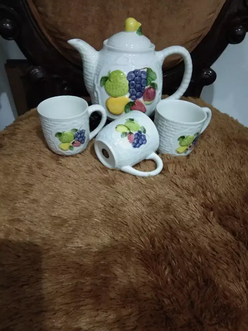 Cangkir corak buah cantik