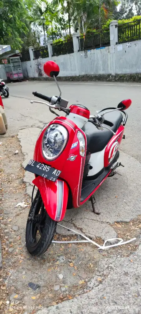 Scoopy warna merah putih tahun 2015