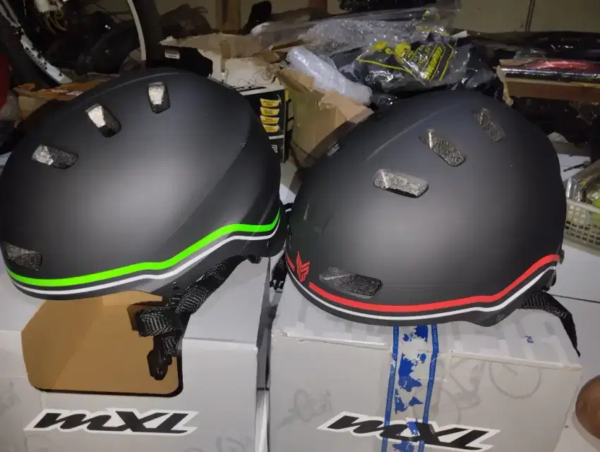 Helm sepeda batok MXL