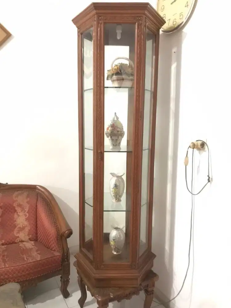 Lemari Pajangan Kayu Jati