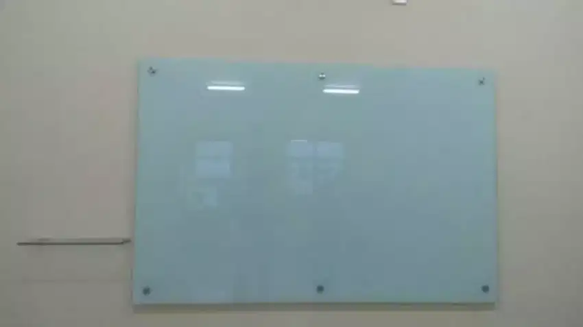 Papan Tulis Kaca