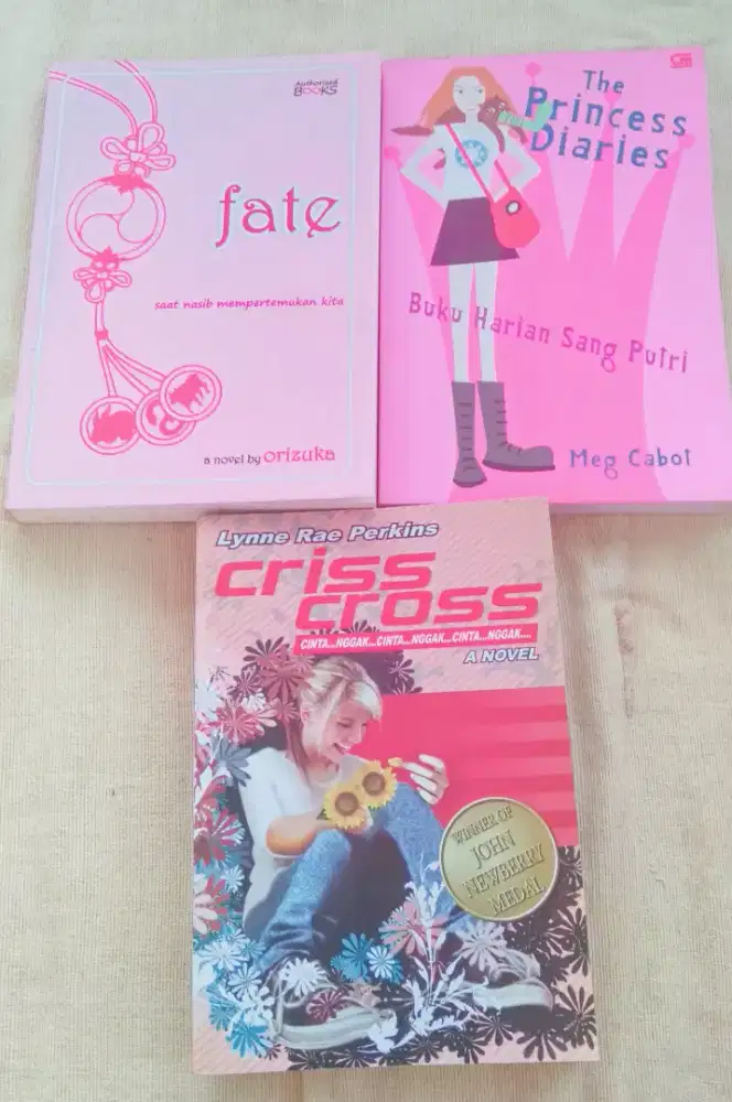 Novel romantis: Fate, The Princess Diaries, Criss Cross (Borongan)