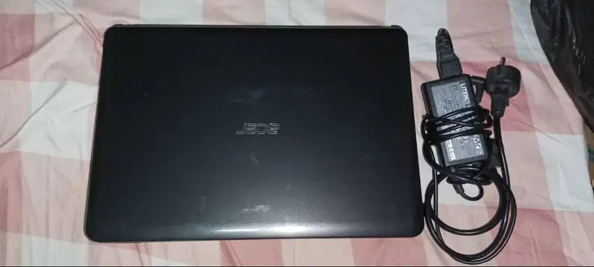 Laptop Acer Aspire E1 421