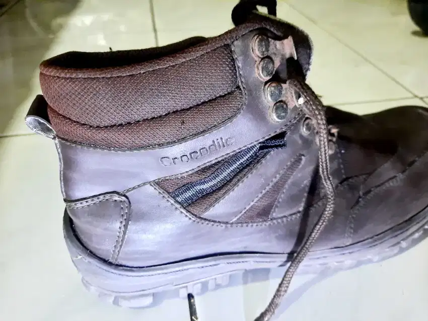 Sepatu boot Crocodile size 43