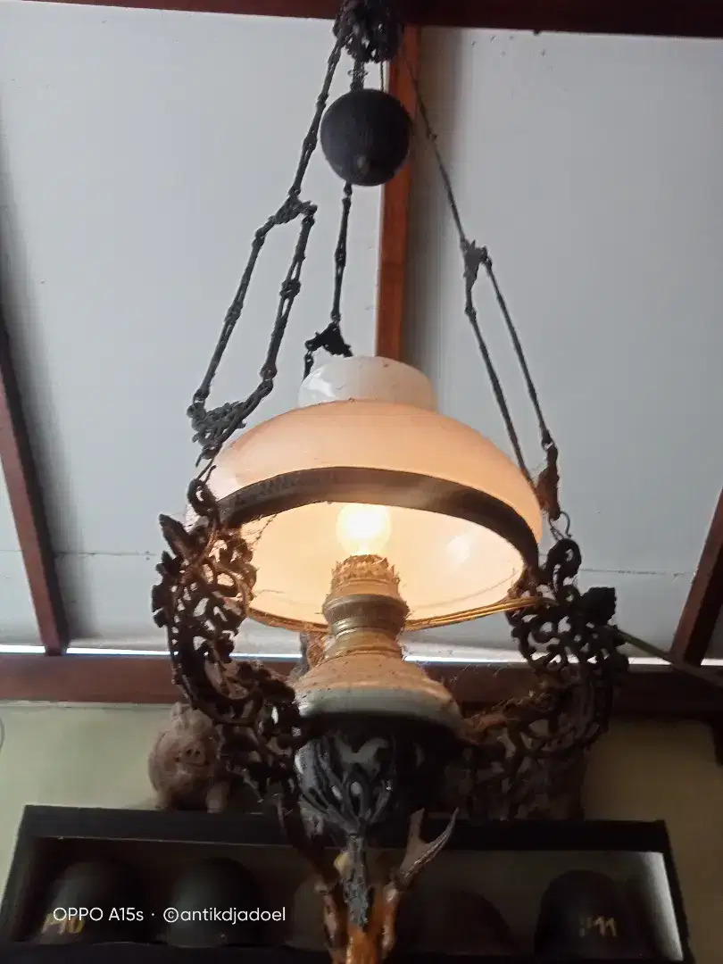 Lampu Gantung Katrol