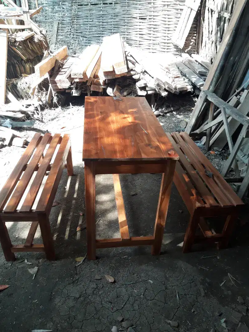 Meja kursi cafe dan bangku sekolahan bahan kayu jati