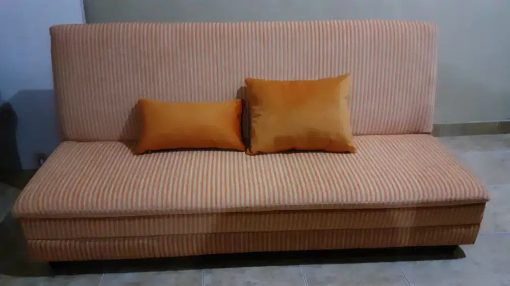 Sofa bed minimalis model lacklading