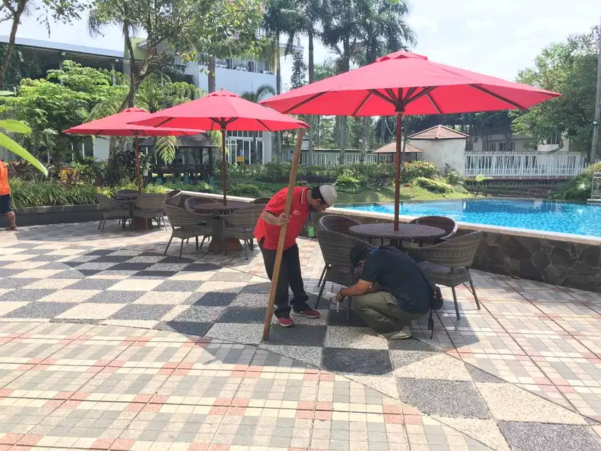 Set meja payung caffee rotan sintetis BEKASI