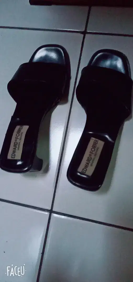 Sendal heels merek edward forer dijual cepat