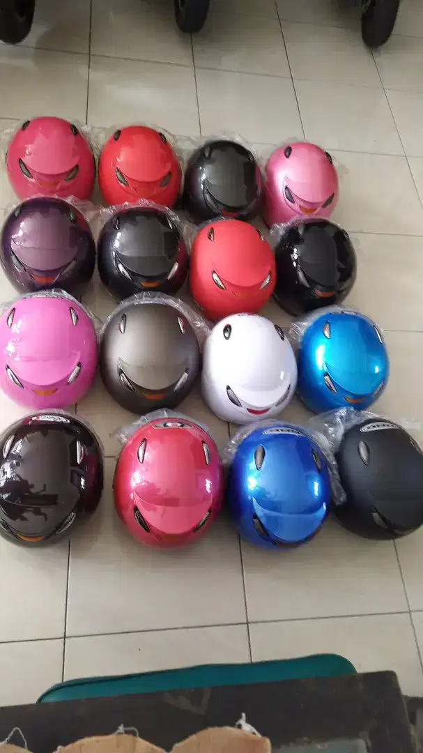 Helm Model Centro