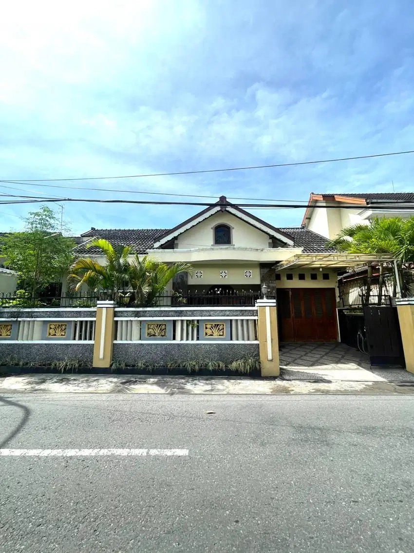 Rumah Luas dan Strategis dekat Jalan Imogiri Barat