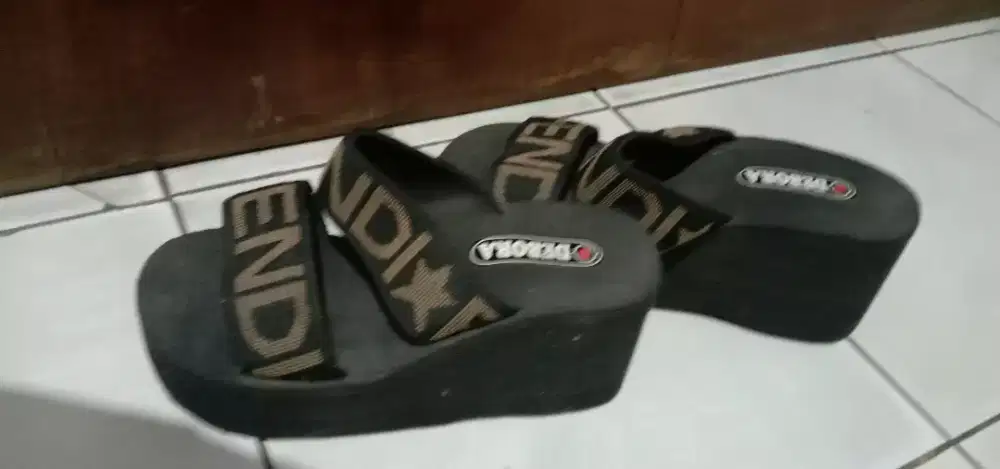 Sandal WEDGES spons wanita
