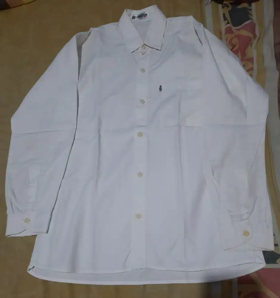 Kemeja Putih Lengan Panjang