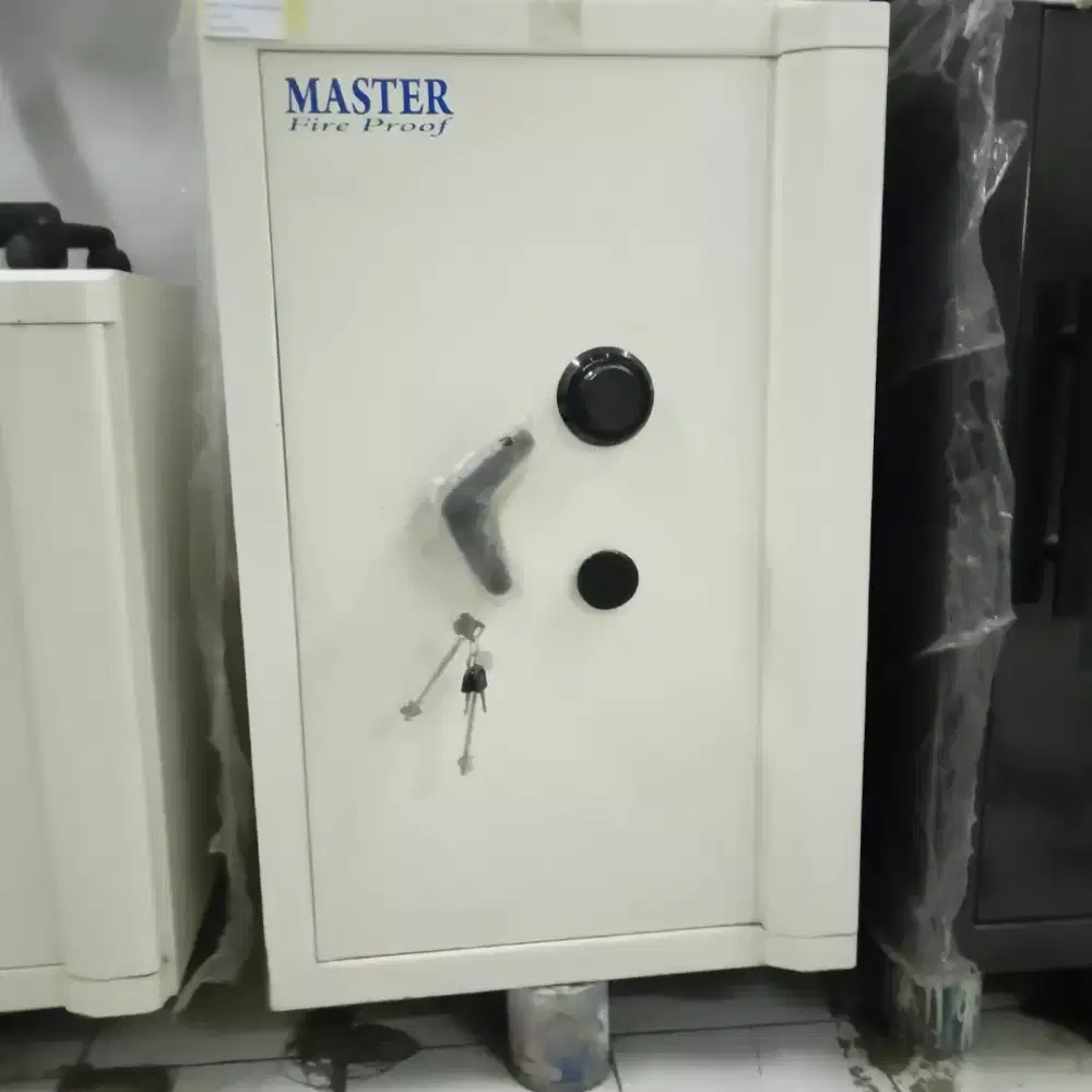 Brankas merk master size 4(new)