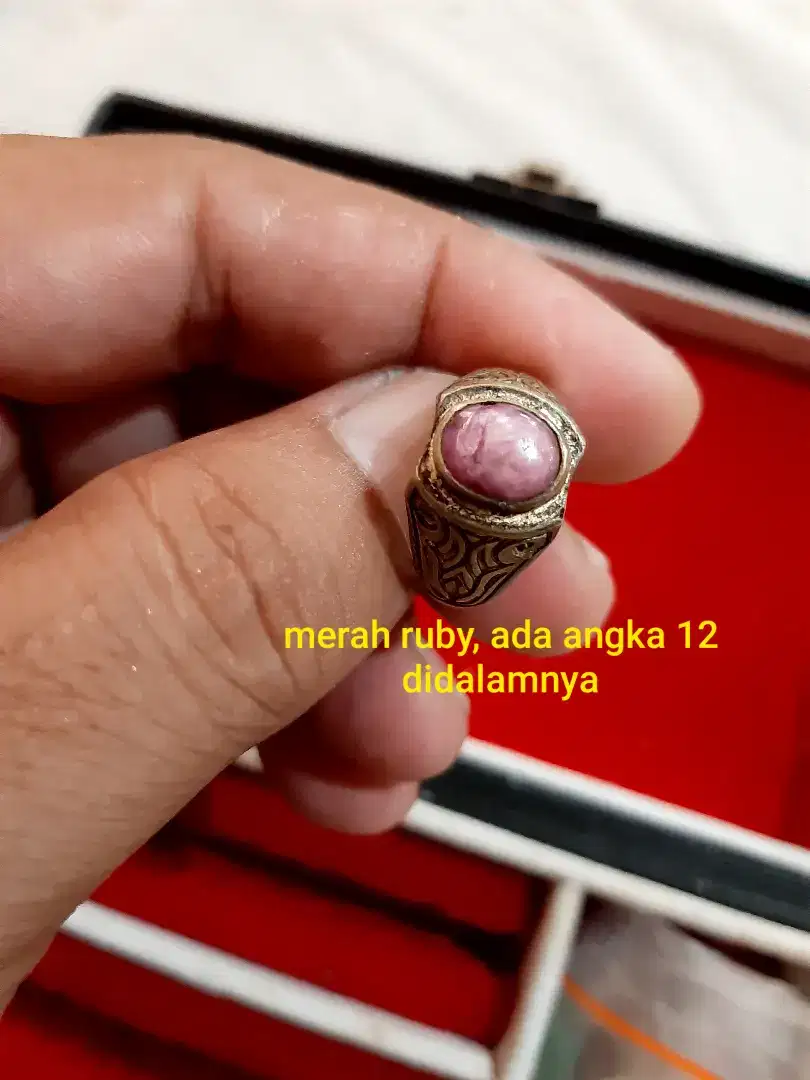 Jarang ada - Batu ruby koleksi ada angka 12