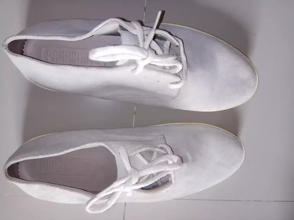 Jual sepatu kulit original PARACHUTTE