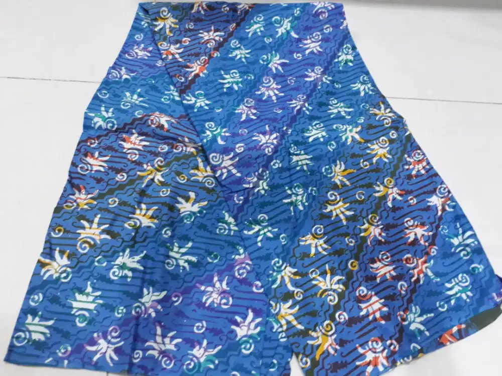 Jual bahan untuk bikin dress,harga murah.warna biru bercorak.