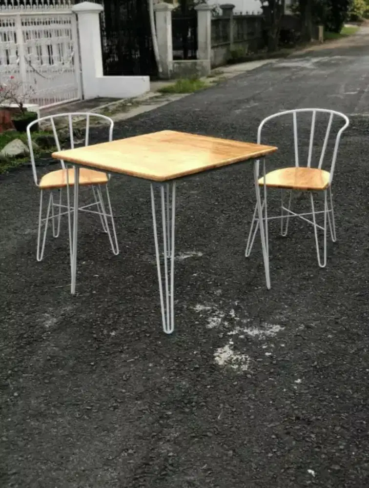 Meja Cafe Jati Belanda