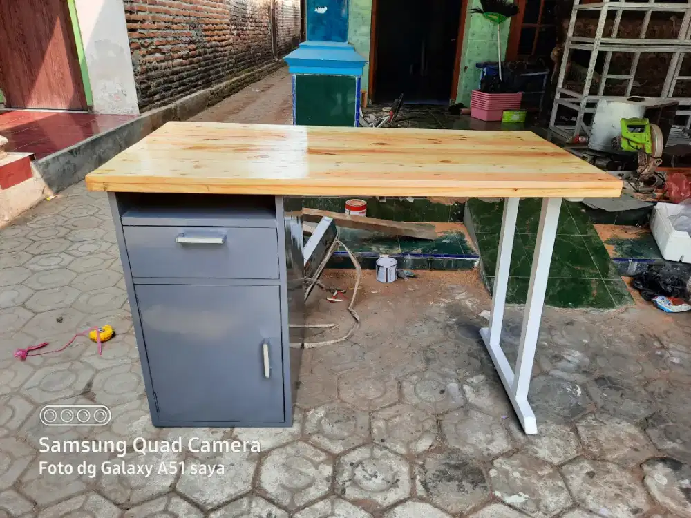 Meja komputer bahan kayu mahoni, jati belanda