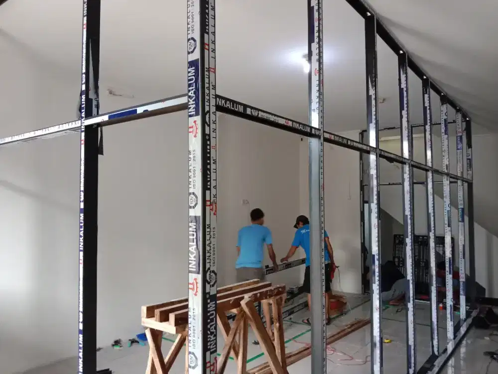 Partisi kaca + pintu