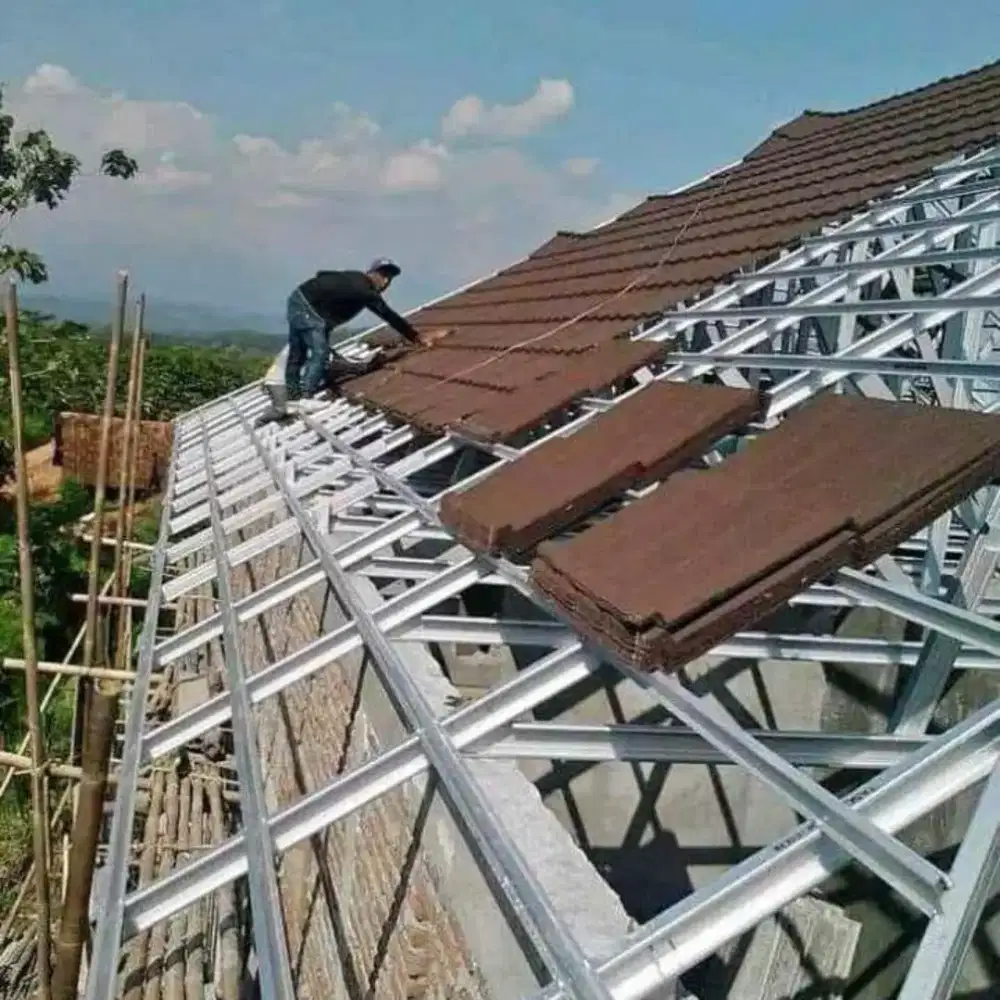 Kanopi dan atap rumah, bajaringan dan galvalum terpasang