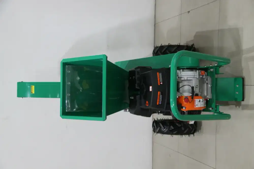 Mesin pencacah kayu / woodchipper