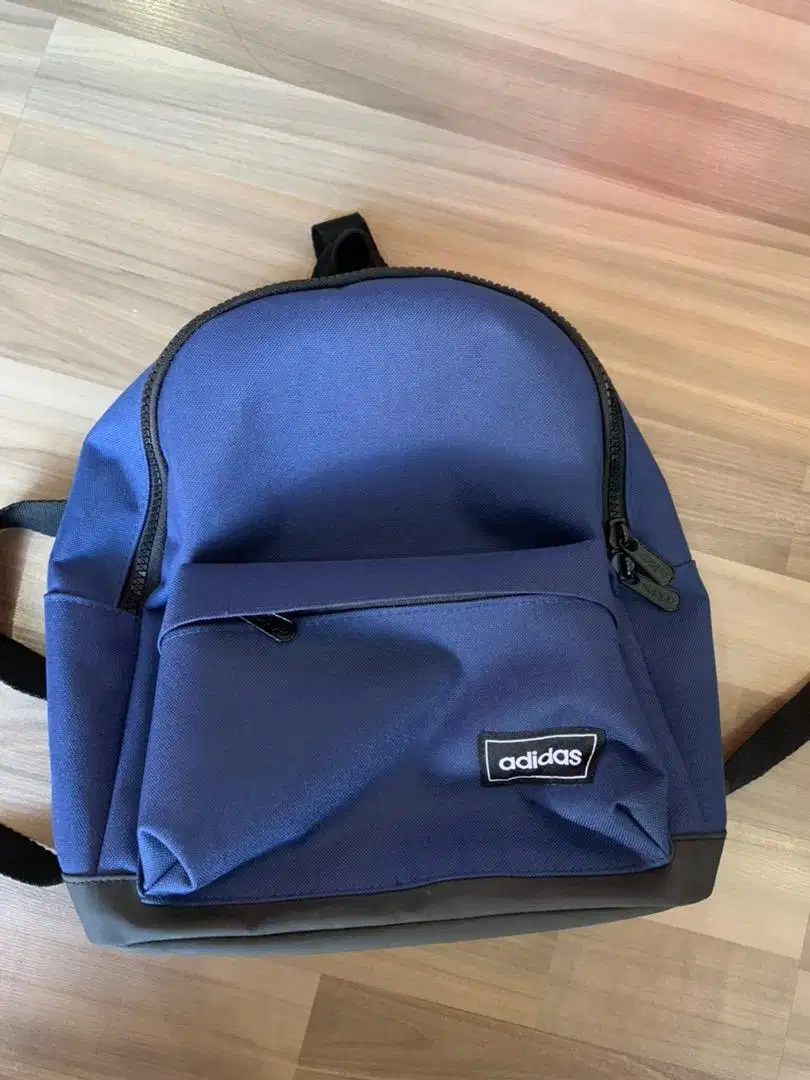 Tas sekolah adidas