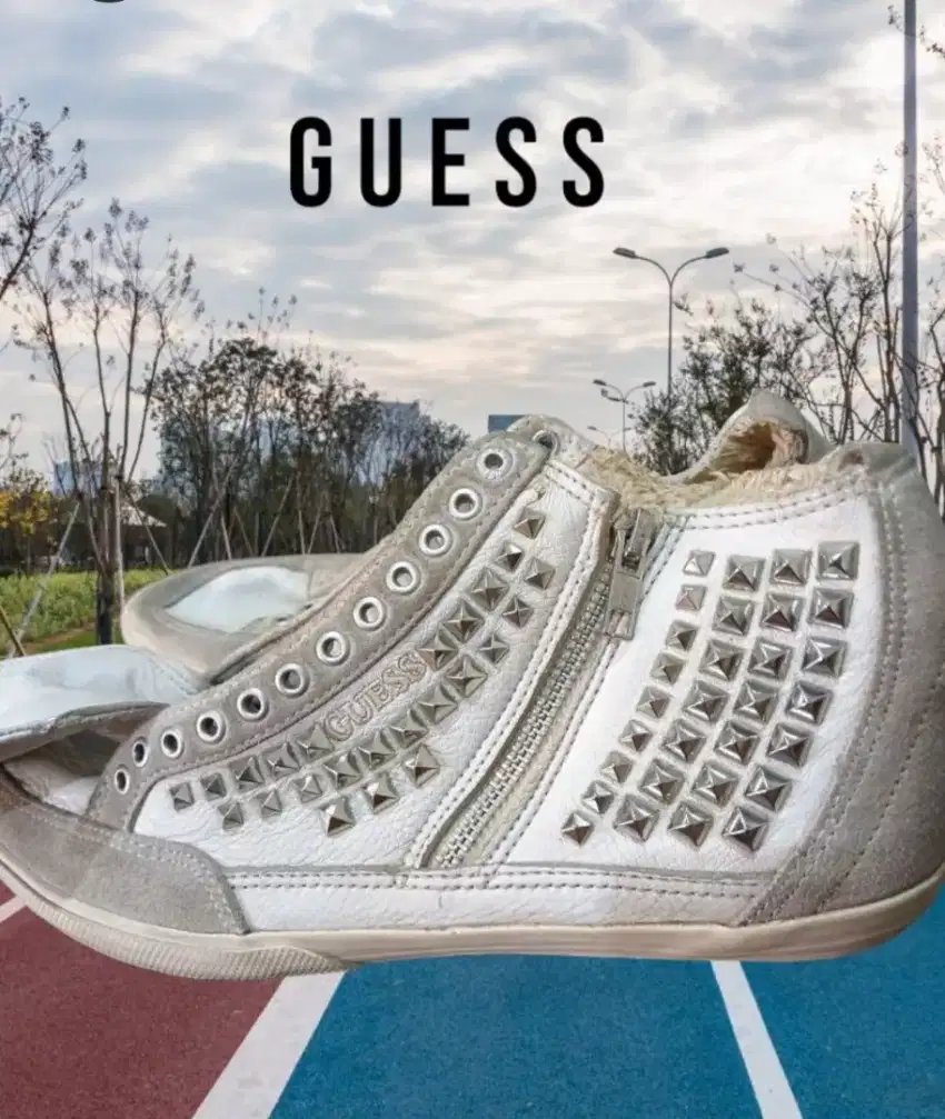 Sepatu Wanita Guess