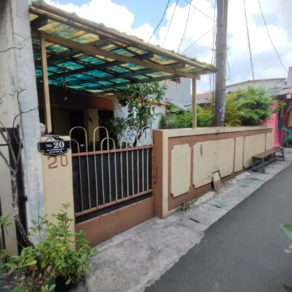 DIJUAL RUMAH COCOK UTK INVESTASI LOKASI STRATEGIS DI JAKARTA SELATAN