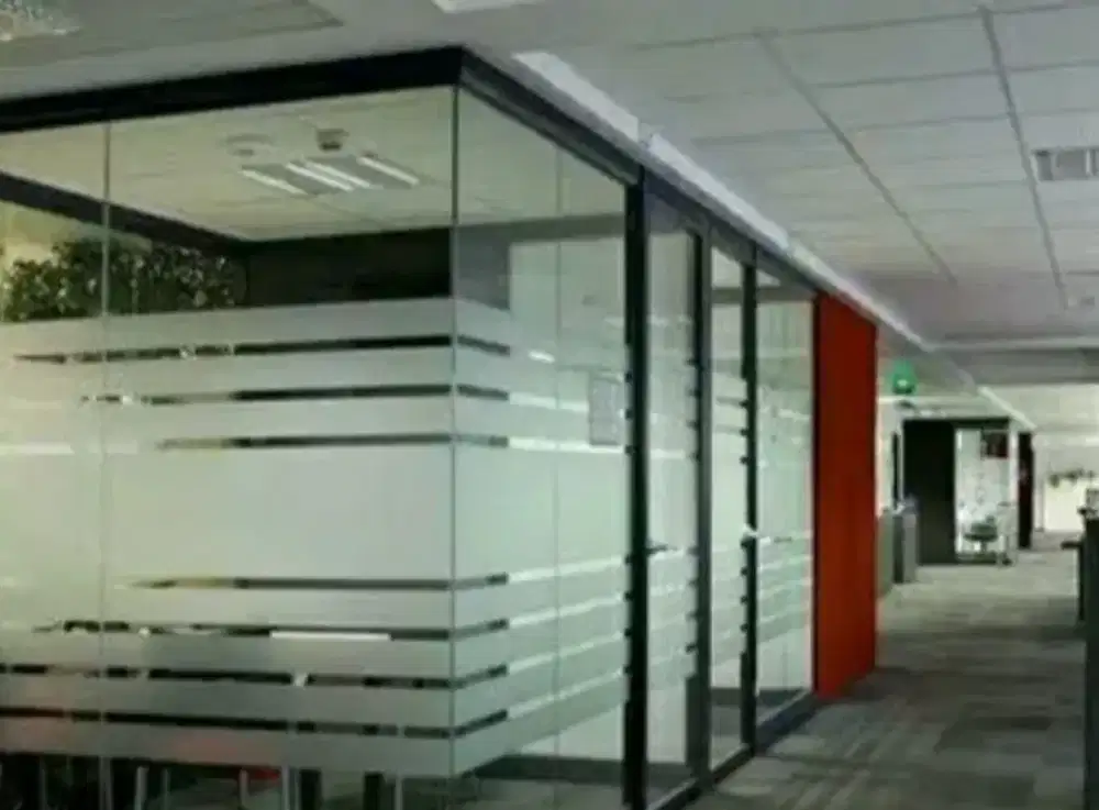 Stiker Sanblas dan Kaca Film tingkatkan tampilan gedung kantor