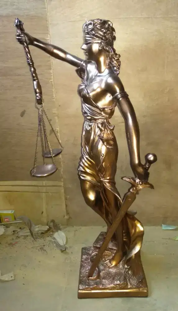 sale . PATUNG DEWI KEADILAN . UK . 75cm