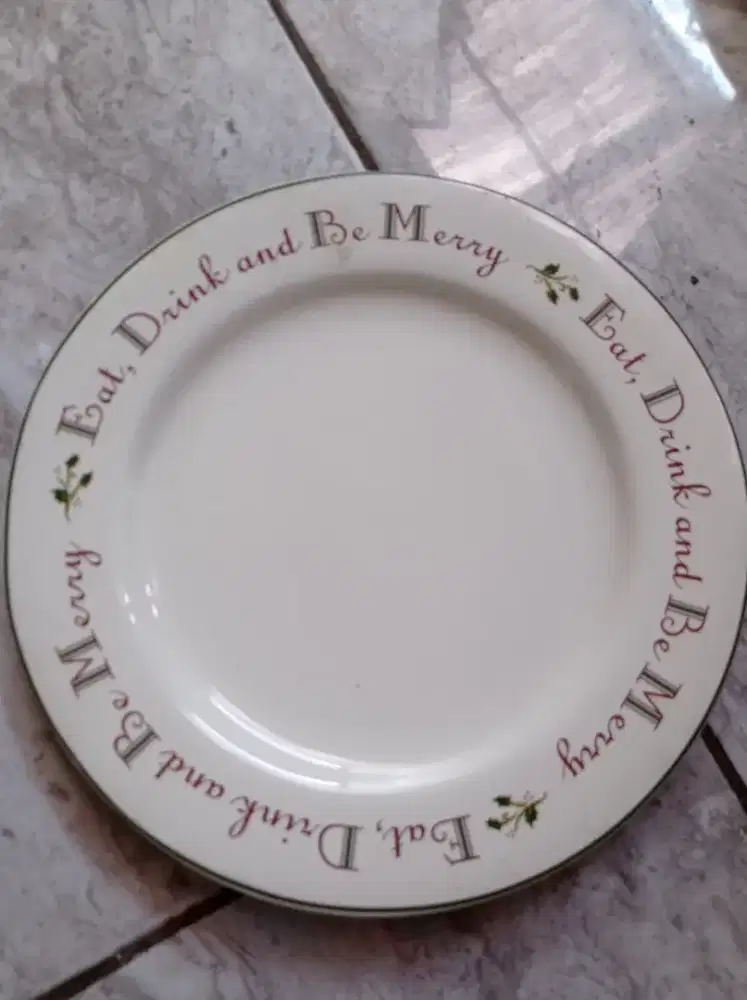 Piring Keramik /porcelain