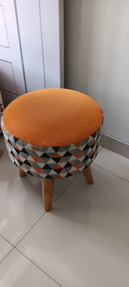 Dapat Dua stool/kursi