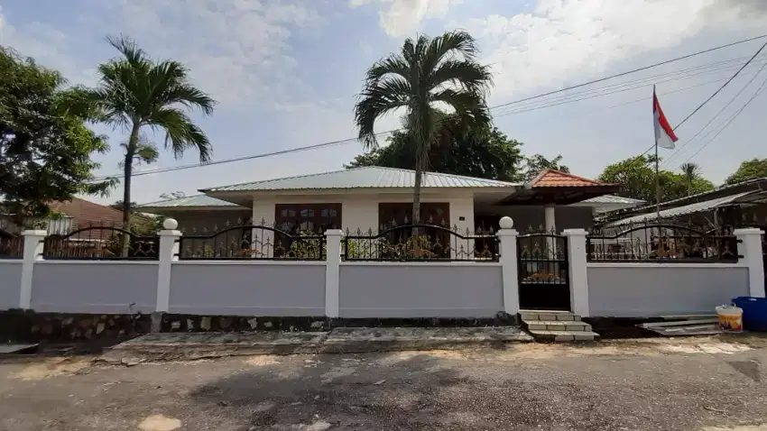 Dijual Rumah Di Komplek Lucky Garden Seraya