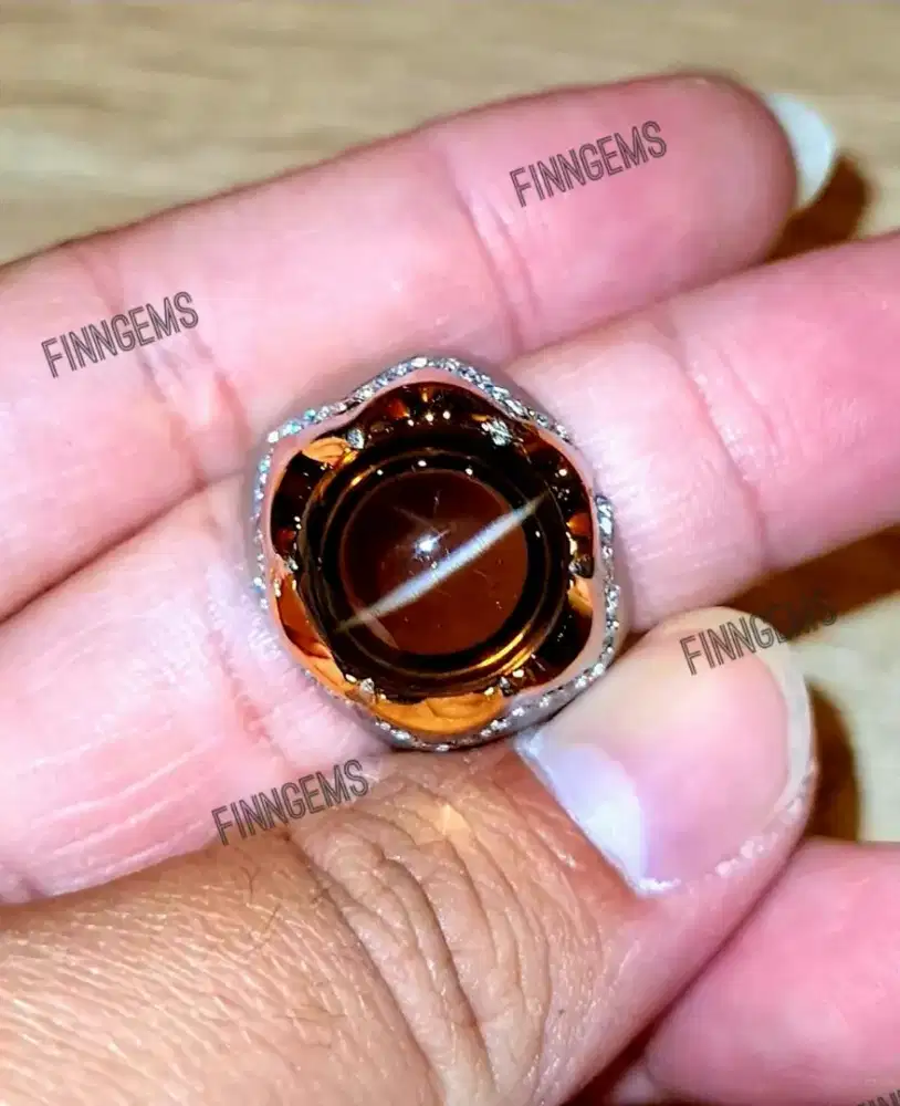 Natural Quartz Cat Eye